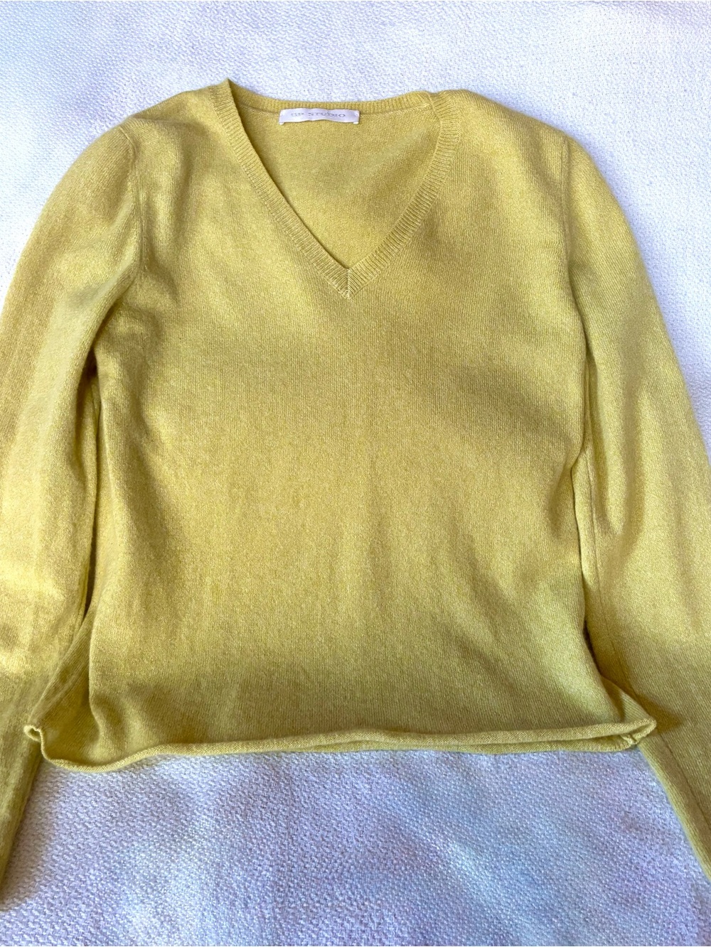 BP Studio 100% Cashmere Sweater Women’s S Yellow V-Neck Made in Italy